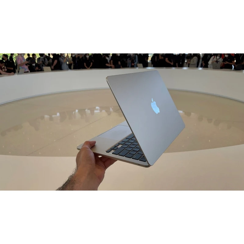 لپ تاپ 13.6 اینچی اپل مدل MacBook Air MLXW3 2022 HN.A-M2-8GB Ram-256GB SSD